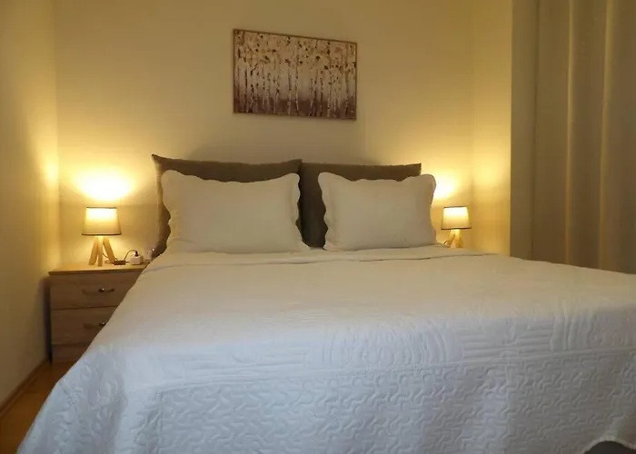 Christo\'S Cosy Retreats
